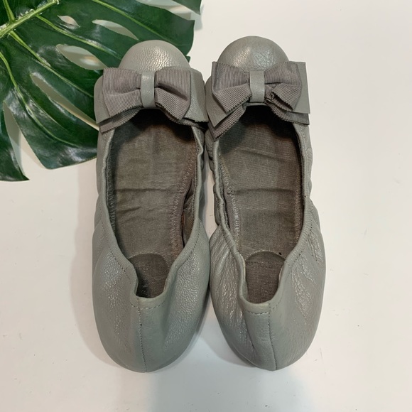 Enzo Angiolini Shoes - Enzo Angiolini gray leather flats size 8